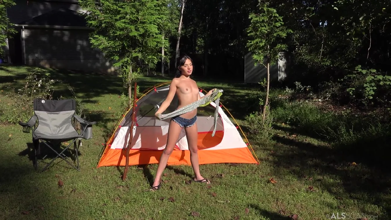 Aria Valencia Happy Camper BTS XXX